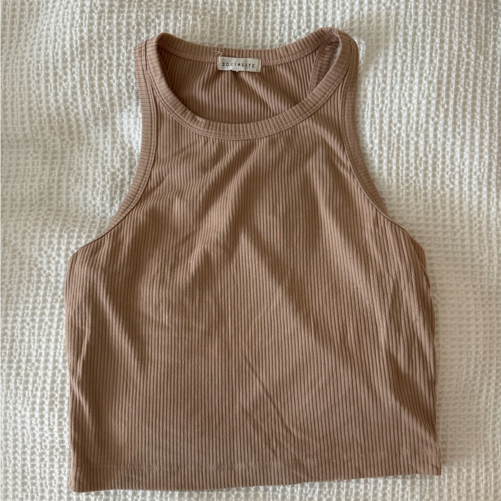 Ribbed tank